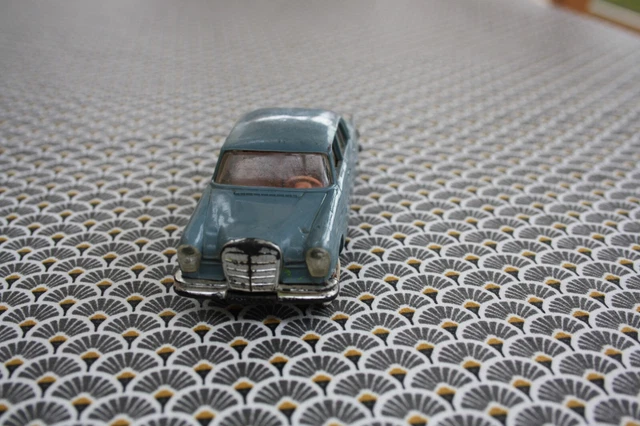 Voitures, camions et fourgons miniatures bleus NOREV Mercedes