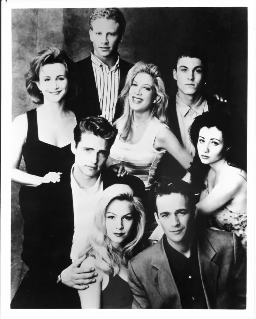 90210 Luke Perry Jason Priestley Jennie Garth Shannen Doherty 8x10 Glossy Photo