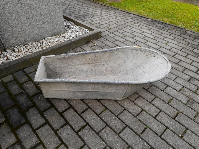 ANTIKE ZINKWANNE KINDERBADEWANNE Zinkbadewanne Pflanzkübel Teich