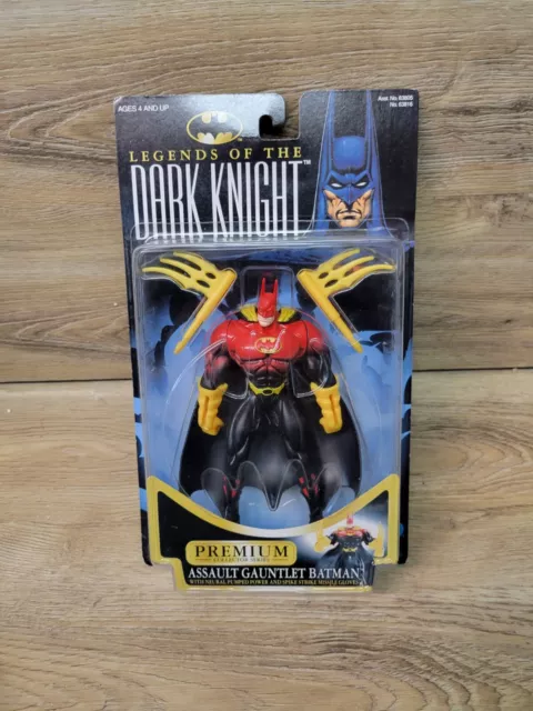 Kenner Legends of the Dark Knight Premium Assault Gauntlet Batman Action Figure