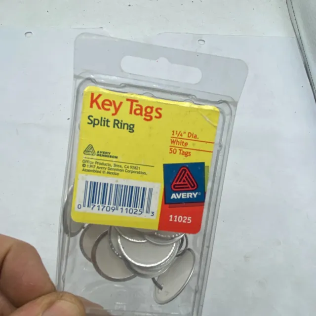 Avery 1-1/4" Metal Rim Key Tags, Split Ring, White, 17 Tags (11025)