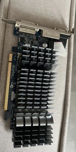 Carte Vidéo Asus EN210 SILENT/DI/1GD3-V2 LP  PCI-E NVIDIA GeForce 210 1 Go Gddr3 4719072285890
