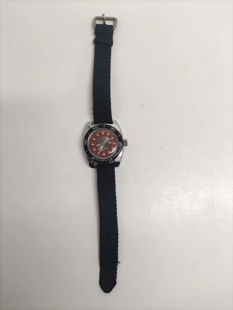 Casio MTP-VD02D-1E Orologio Uomo – Analogico Al Quarzo, Acciaio Inox, Quadrante Nero, Data, Impermeabile 30m - 4