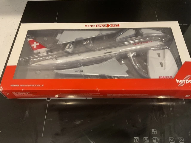 HERPA SNAP FIT Swiss Boeing 777-300ER 1:200 Scale Aeroplane £25.00 ...