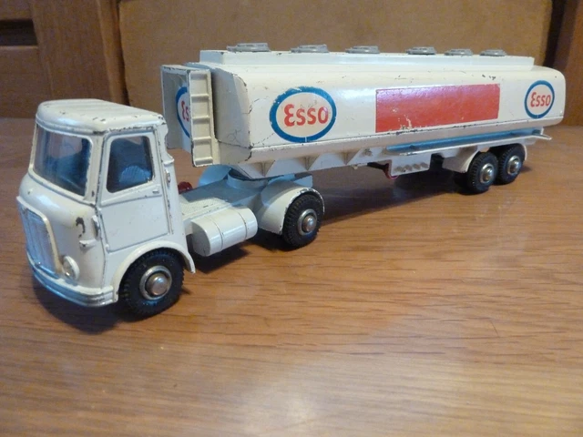 Camion citerne en tôle Esso Standard MARKLIN jouet mécanique