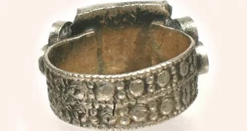 18thC Ancient Crimean Tatar Complex Silver Aluminium Ring Back Glass Stones 81⁄2 3
