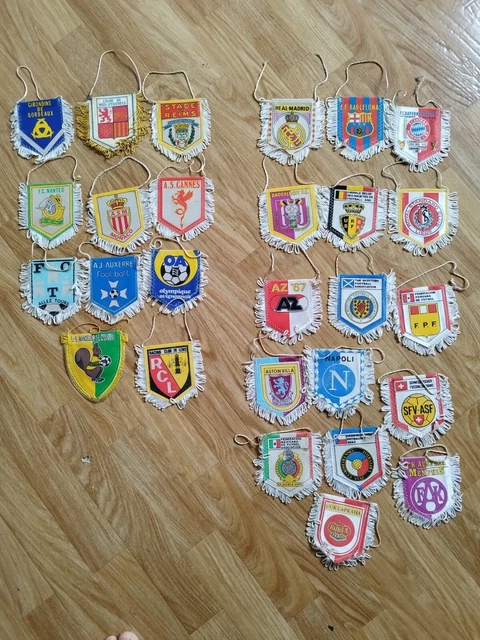 Lot Vintage De 31 Fanions De Foot Des Années 70/80 - Collection Pennant Wimpel