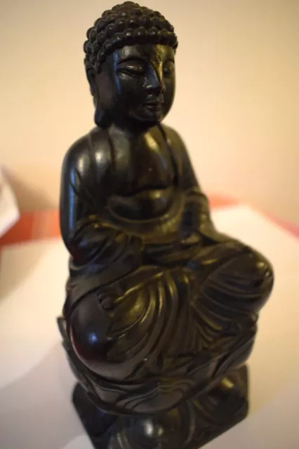 Stauette de Bouddha indonésien sculpté en bois noir