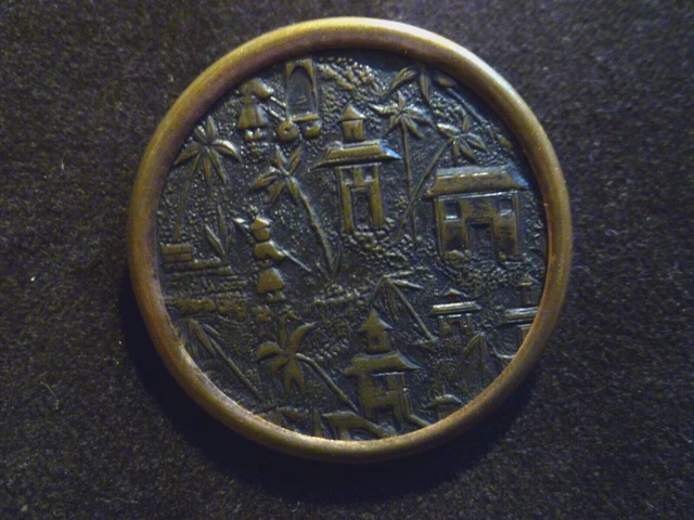 Grand bouton ancien metal décor japonisant antique button