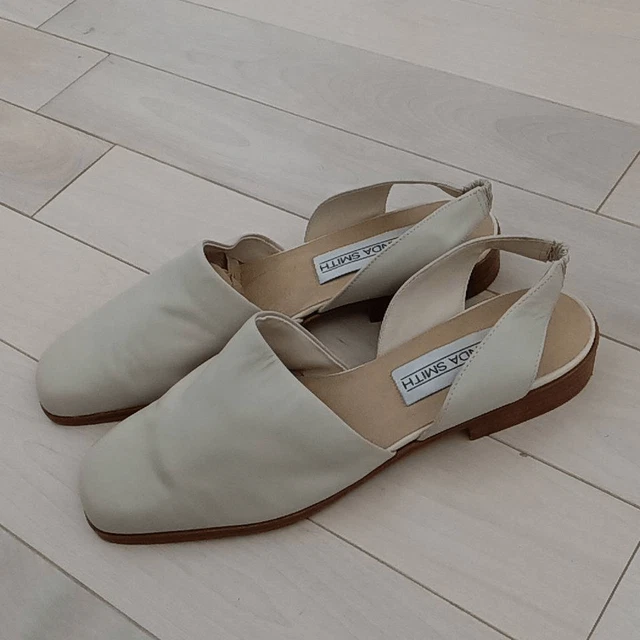 Amanda Smith Women's Mortimer Leather Closed Toe Sandals White Size 9M
