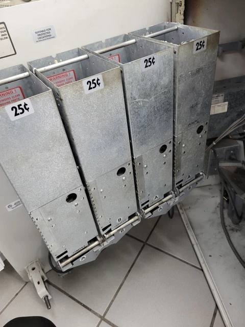 Standard Change Maker Coin Hoppers 25¢  Change Machine 