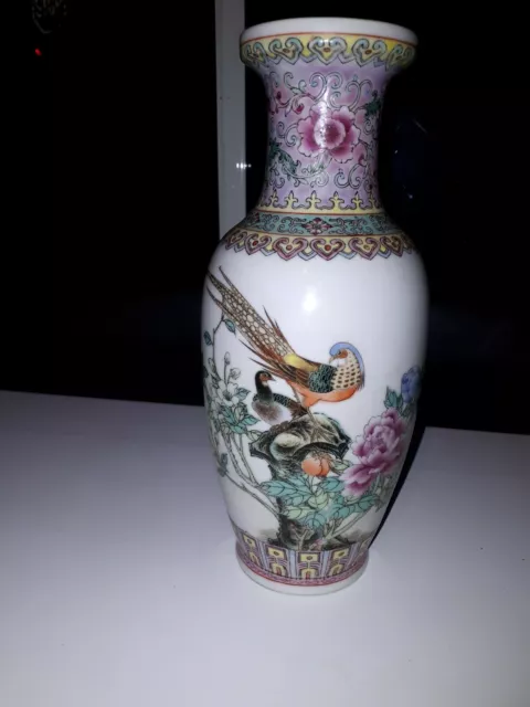 Schöne China Vase Porzellan Pfau Vogel Rose Floral  Bodenmarke 25 cm