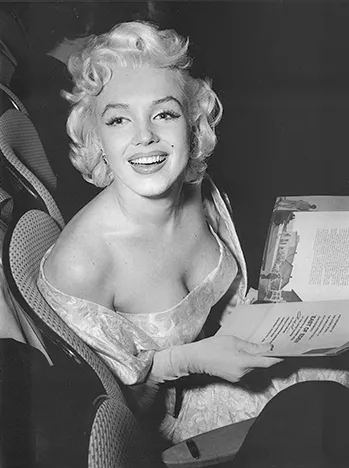 MARILYN MONROE BEAUTY IN A THEATER  (1) RARE 4x6 GalleryQuality PHOTO