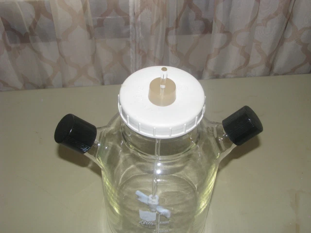 Bellco 3000mL 3-Neck Pyrex Glass Spinner Flask with a magnetic spinner1969-03000