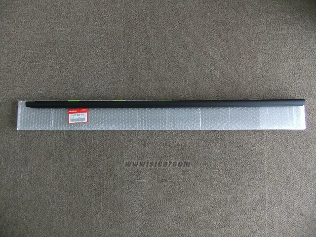 Honda Genuine EK9 Civic Type R Front Windshield Molding – 73150-S03-013 (Japan OEM)