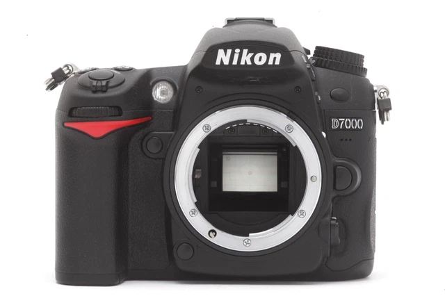 Near Mint Nikon D7000 DSLR Camera Body with Manual & Box (1926 Shots) #37827 3