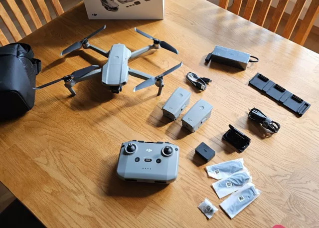 DJI Mavic Air 2 Fly More Combo mit viel extra Zubehör