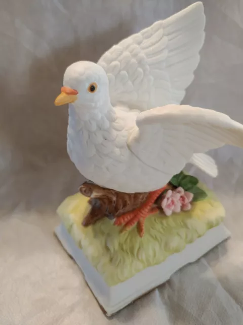 Vintage Towle Fine Porcelain White Dove Music Box