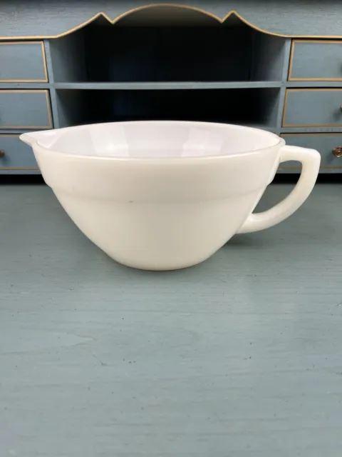 VTG Fire King Oven Ware Creamy White Milk Glass 7.5” Mixing Bowl w/ Pour Spout