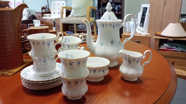 Royal Albert Memory Lane Tea Set - Pot Jug Sugar Bowl Cups And Saucers