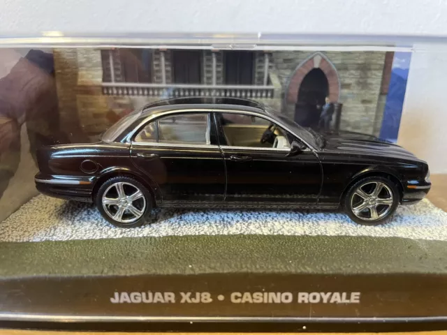 JAGUAR XJ8 #41 James Bond Car Collection Casino Royale DieCast Model NO CRACKS