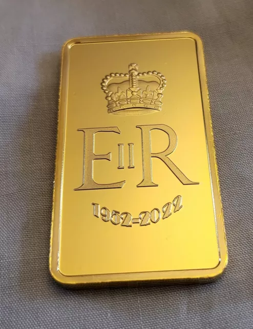 Barra de Oro Reina Isabel II Platino Jubileo Rey Carlos III Familia Real Retro 2