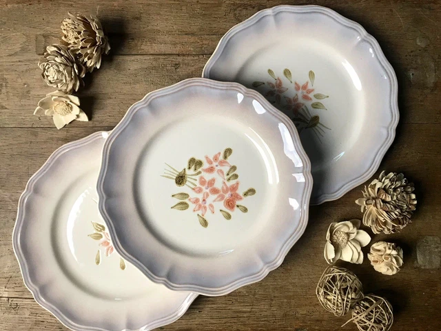 Assiettes plates en faïence de Sarreguemines Atelier d'art Modèle "Nuage Rose"
