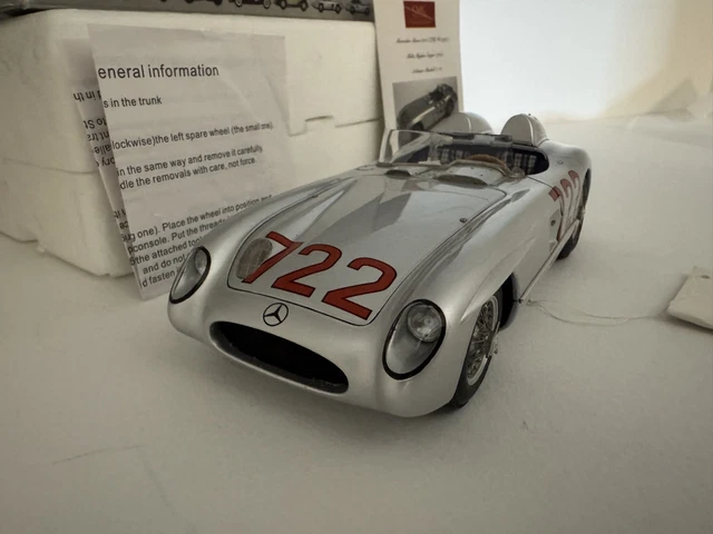 CMC M-245 Mercedes-Benz 300 SLR Coupé #T1 1/18