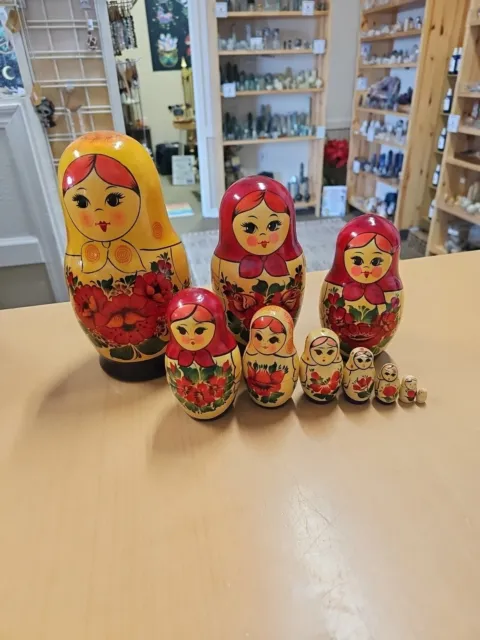 Vintage Wooden Russian 10 Piece Nesting Dolls Matryoshka Hand Painted USSR