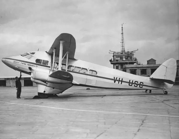 De Havilland Dh86 Airliner Of Qantas Empire Airways At Croydon Old Photo