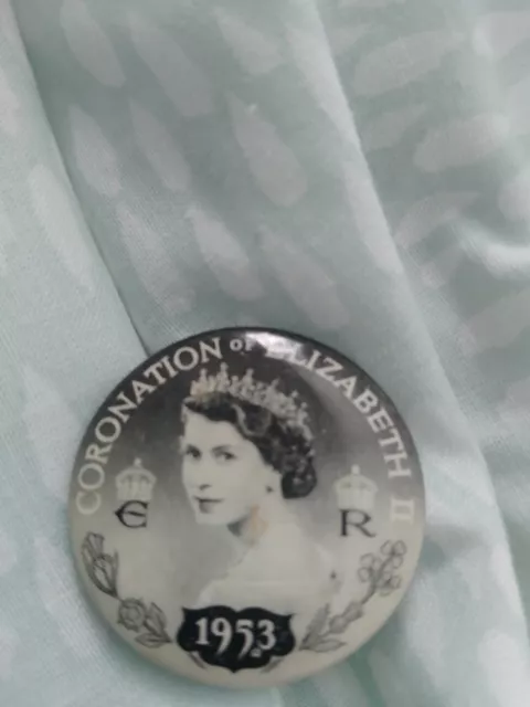 Vintage Coronation 1953 Queen Elizabeth II Pin Badge