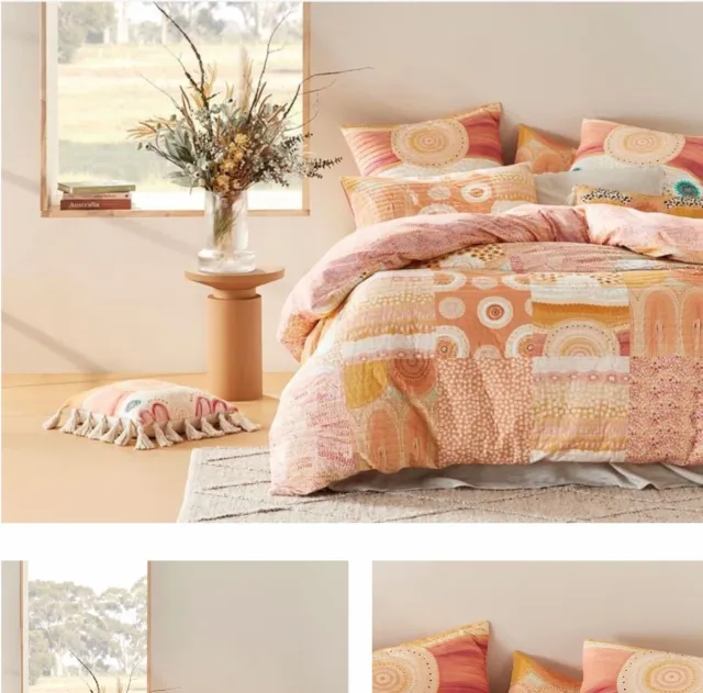 Adairs quilt coverlet Queen comes with pillow cases