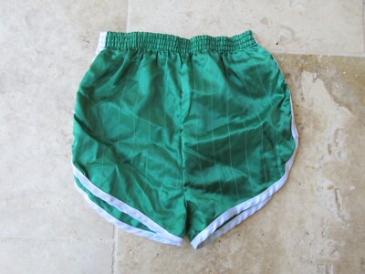 Short-nylon-vintage-vert-ann%C3%A9es-80-loisir-sport.jpg Short-nylon-vintage-vert-ann%C3%A9es-80-loisir-sport.jpg