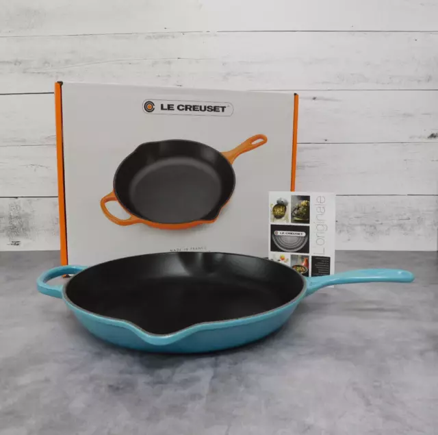 Le Creuset Signature Cast Iron 11.75 Inch Round Skillet, Caribbean Blue *NEW* Le Creuset Signature Cast Iron 11.75 Inch Round Skillet, Caribbean Blue *NEW*