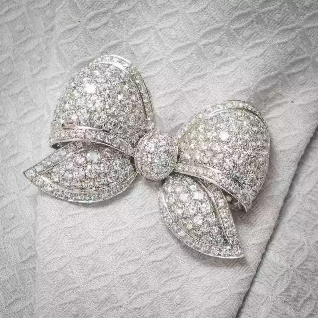 Excellent Pave Set Round Cut 21.03CT Cubic Zirconia Vintage Bow Design Brooch