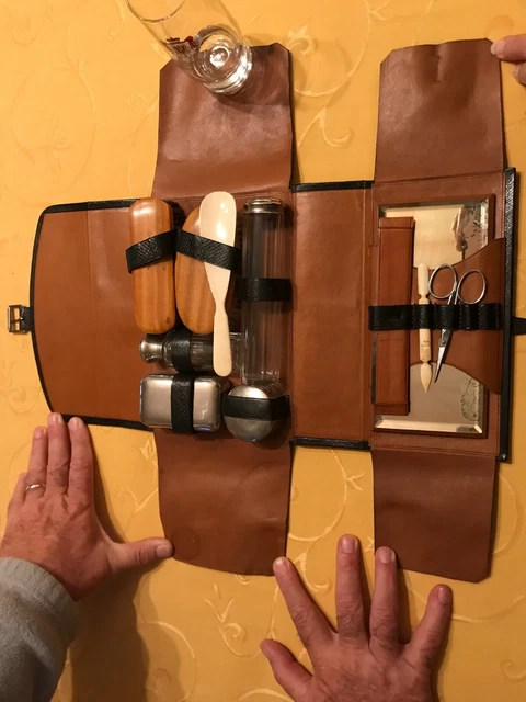 Trousse De Toilette Vintage - Mallette De Voyage Ancienne - Occasion