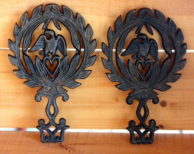VINTAGE RUSTIC WILTON Cast Iron Eagle Americana Motif Trivets Set Of 2