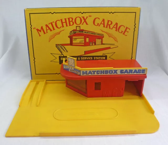 Matchbox Toys Showroom & Service Station Garage Early Issue