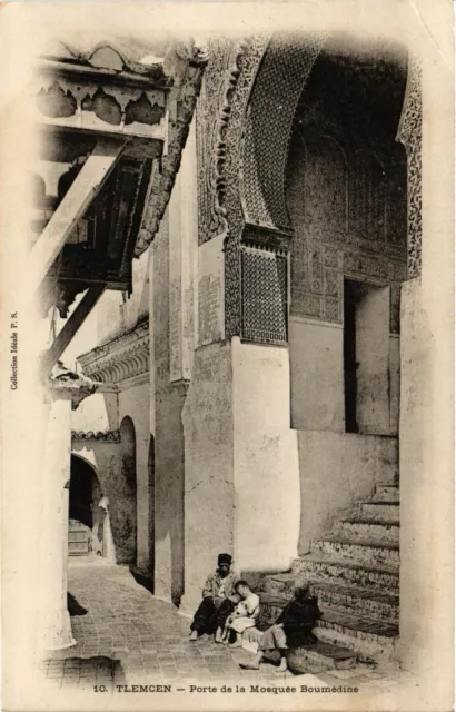 CPA AK ALGERIA TLEMCEN Porte de la Mosquée Boumedine (786835)