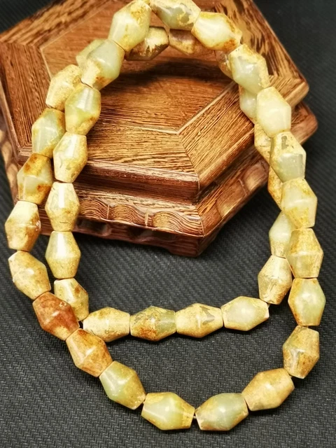 Elegant Old Hetian Jade Hand-carved Ancient Spiral Buddha Bead Necklace F10