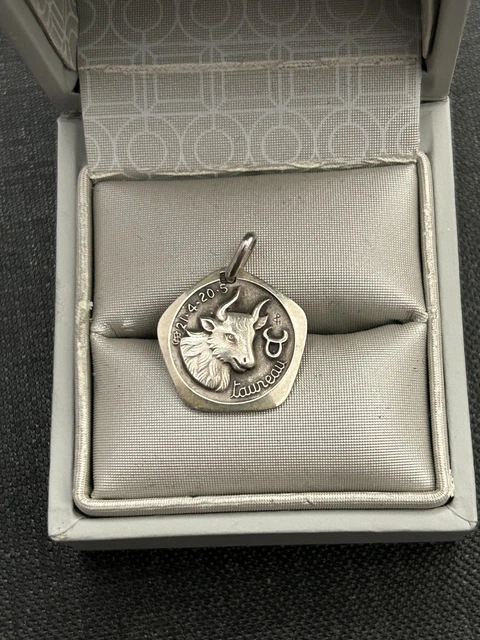 Pendentif zodiaque taureau en argent rhodié - L'or du temple
