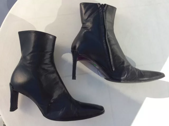 Bottines FREE LANCE en cuir noir pointure 40 en bon etat.