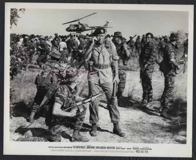 The Green Berets ’68 JOHN WAYNE ARMY SOLDIERS HELICOPTER RADIO
