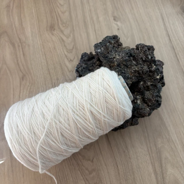 Bobine De Fil à Tricoter 100% Laine Mérinos Geelong - 180 Grammes | Blanc | Cône | Pour Aiguilles 4/crochet 3 | Toutes Saisons