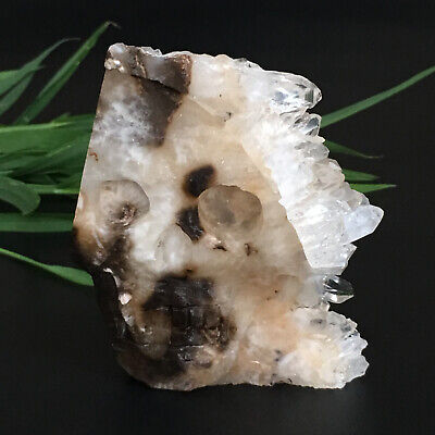 Natural crystal, quartz cluster, mineral specimen, hand carving，skull