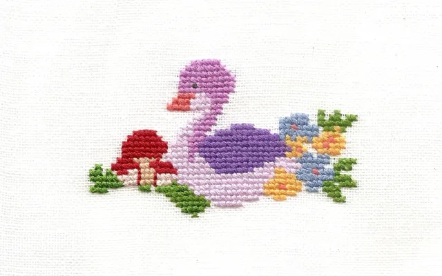 Stickbild Kreuzstich fertig - Ente mit Blumen und Pilz - ca .5 x 8,5 cm - neu