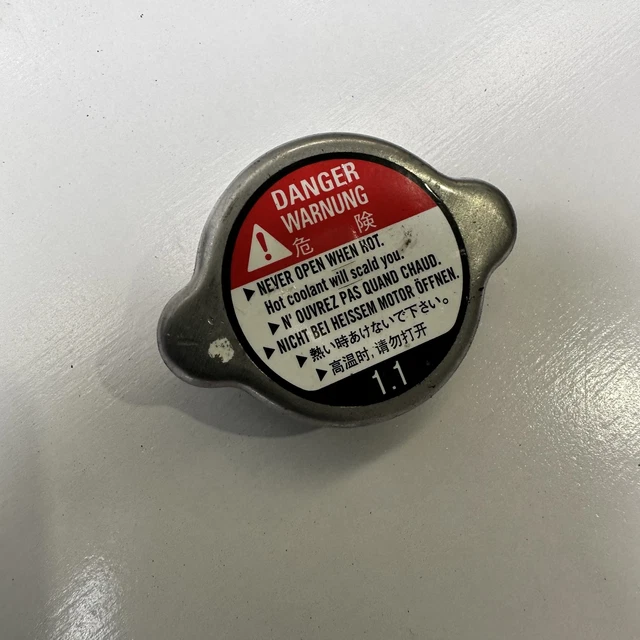 Kawasaki ZR900 Z900 900 2017 Radiator cap lid