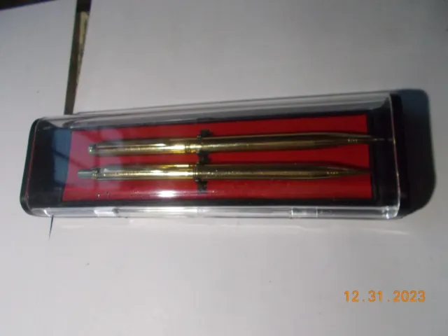 https://www.picclickimg.com/KyoAAOSwBPVlkdyw/Unbranded-Gold-Color-Pen-and-Pencil-Set-No.webp