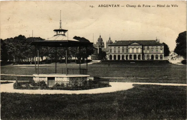 CPA Argentan - Champ de Foire - Hotel de Ville (259070)