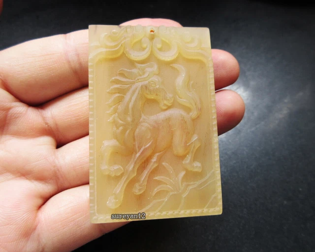Vintage handwork Horn Netsuke  carving horse necklace pendant netsuke statue 085